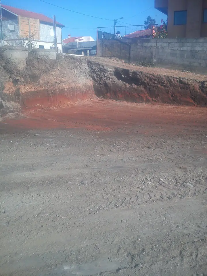Trabalho de aterros e desaterros — JMF Terraplanagens (5)