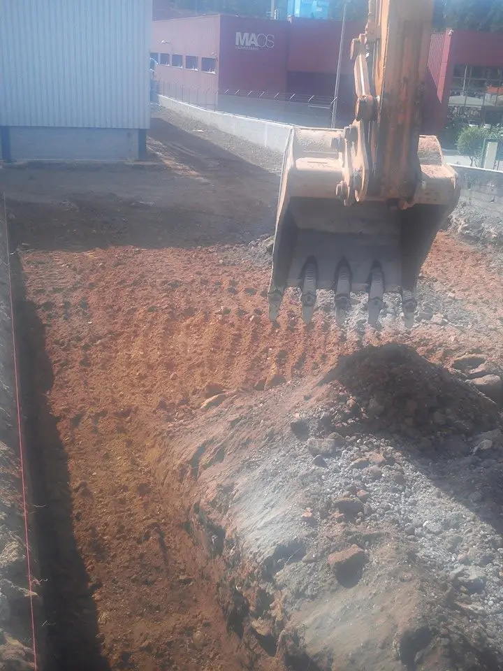 Trabalho de aterros e desaterros — JMF Terraplanagens (10)